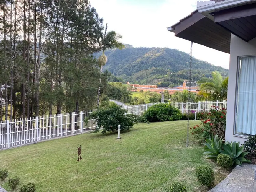 Casa com 3 quartos à venda, 1009m2 em Centro, Pomerode - SC - imagem 3 Foto 3 de Casa com 3 quartos à venda, 1009m2 em Centro, Pomerode - SC