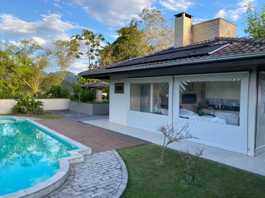 Casa com 3 quartos à venda, 1009m2 em Centro, Pomerode - SC - imagem 7 Foto 7 de Casa com 3 quartos à venda, 1009m2 em Centro, Pomerode - SC