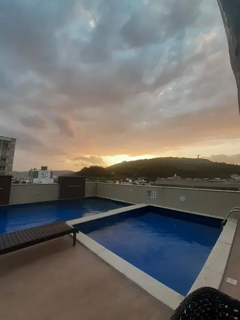 Apartamento com 3 quartos à venda, 206m2 em Centro, Balneario Camboriu - SC - imagem 2 Foto 2 de Apartamento com 3 quartos à venda, 206m2 em Centro, Balneario Camboriu - SC
