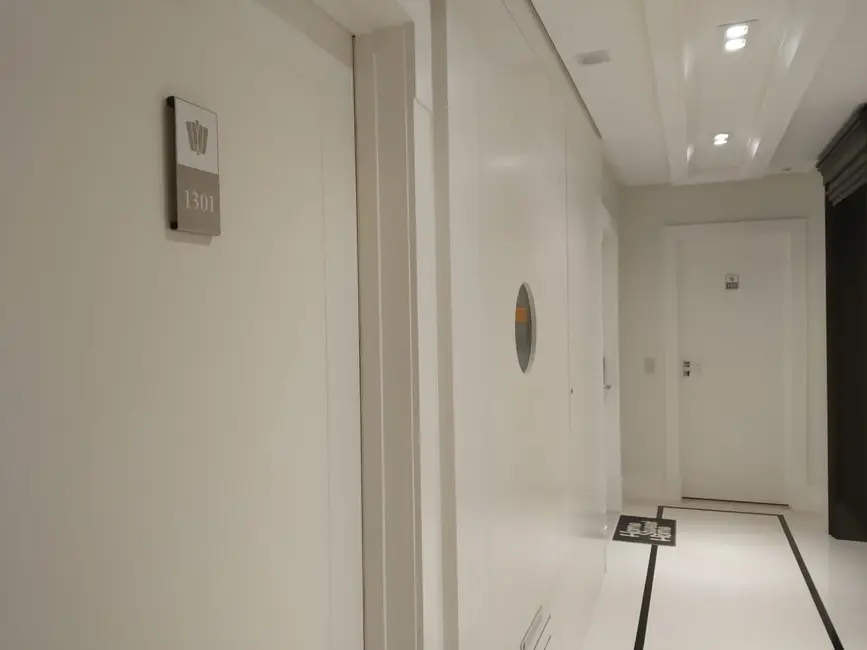 Apartamento com 3 quartos à venda, 206m2 em Centro, Balneario Camboriu - SC - imagem 7 Foto 7 de Apartamento com 3 quartos à venda, 206m2 em Centro, Balneario Camboriu - SC