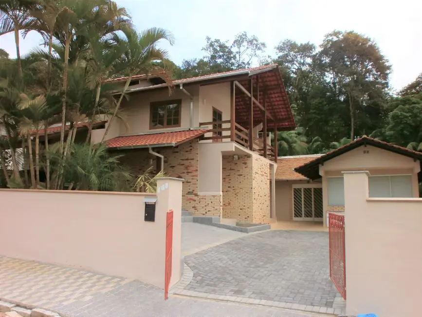 Foto 1 de Casa com 4 quartos à venda, 444m2 em Centro, Pomerode - SC
