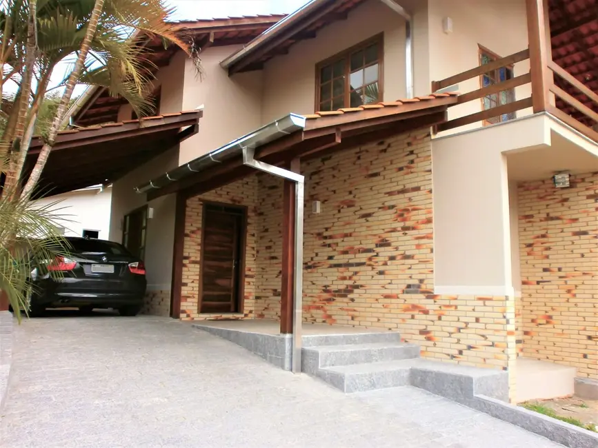 Casa com 4 quartos à venda, 444m2 em Centro, Pomerode - SC - imagem 4 Foto 4 de Casa com 4 quartos à venda, 444m2 em Centro, Pomerode - SC
