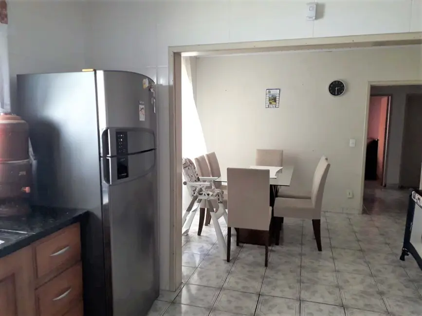 Casa com 3 quartos à venda, 300m2 em Centro, Guaramirim - SC - imagem 5 Foto 5 de Casa com 3 quartos à venda, 300m2 em Centro, Guaramirim - SC