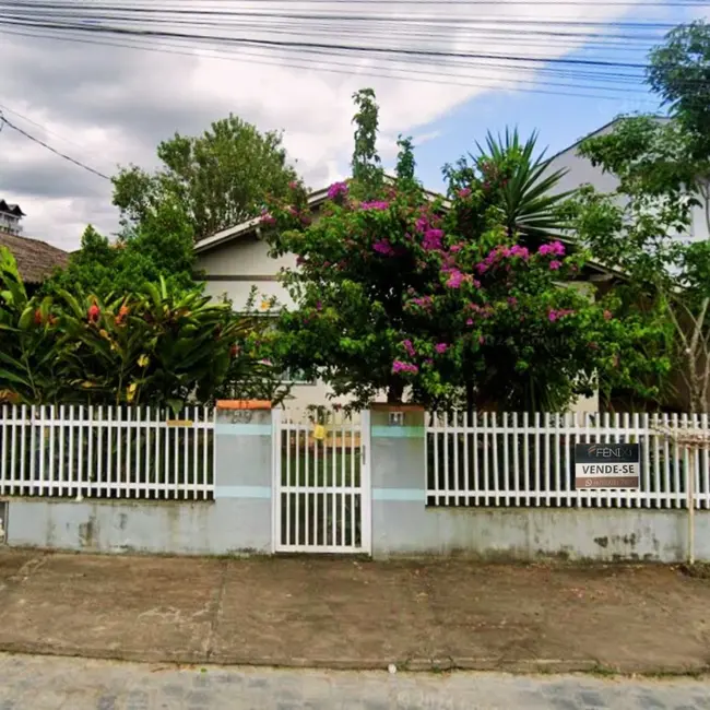 Foto 1 de Casa com 3 quartos à venda, 300m2 em Centro, Guaramirim - SC