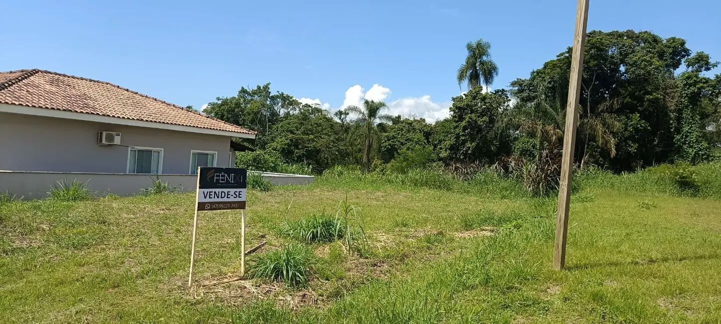 Foto 1 de Terreno / Lote à venda, 260m2 em Balneario Picarras - SC