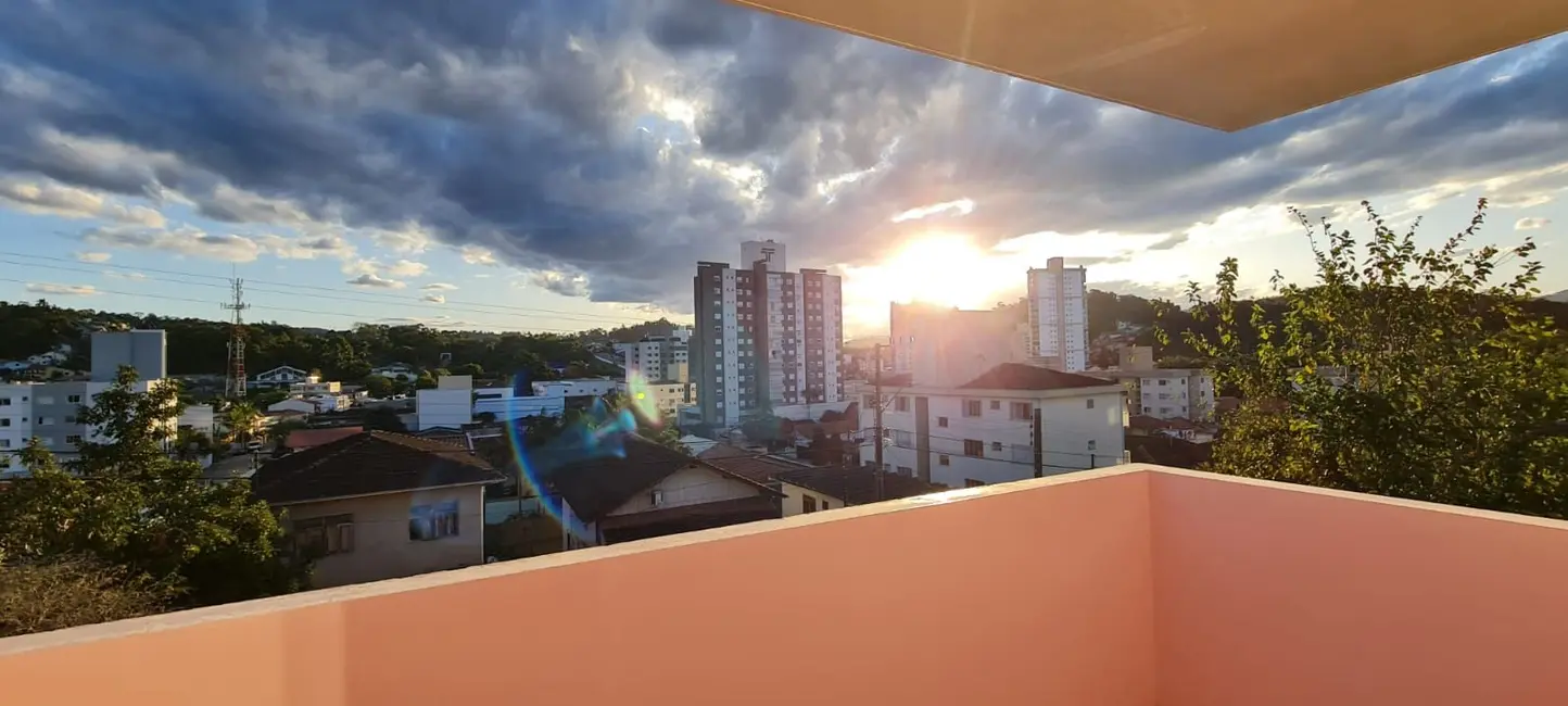 Casa com 3 quartos à venda, 375m2 em Asilo, Blumenau - SC - imagem 6 Foto 6 de Casa com 3 quartos à venda, 375m2 em Asilo, Blumenau - SC