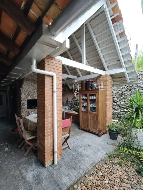 Casa com 3 quartos à venda, 708m2 em Centro, Pomerode - SC - imagem 4 Foto 4 de Casa com 3 quartos à venda, 708m2 em Centro, Pomerode - SC