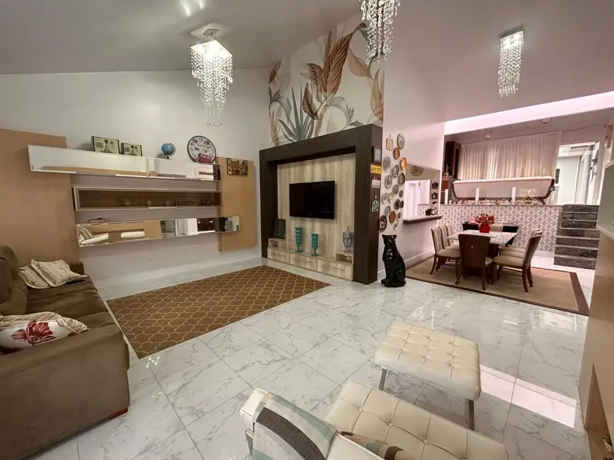 Casa com 3 quartos à venda, 492m2 em Centro, Pomerode - SC - imagem 3 Foto 3 de Casa com 3 quartos à venda, 492m2 em Centro, Pomerode - SC