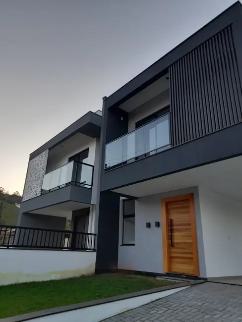 Sobrado com 3 quartos à venda, 414m2 em Pomerode - SC - imagem 3 Foto 3 de Sobrado com 3 quartos à venda, 414m2 em Pomerode - SC