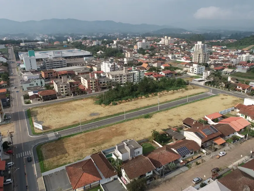 Foto 2 de Terreno / Lote à venda, 439m2 em Nações, Indaial - SC