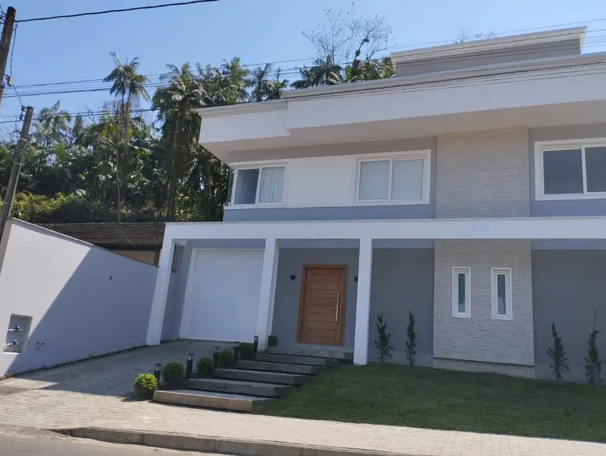 Foto 1 de Sobrado com 3 quartos à venda, 180m2 em Centro, Pomerode - SC