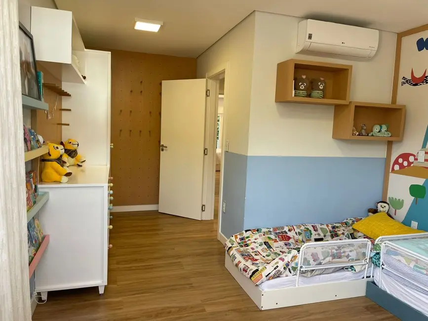 Sobrado com 3 quartos à venda, 180m2 em Centro, Pomerode - SC - imagem 6 Foto 6 de Sobrado com 3 quartos à venda, 180m2 em Centro, Pomerode - SC