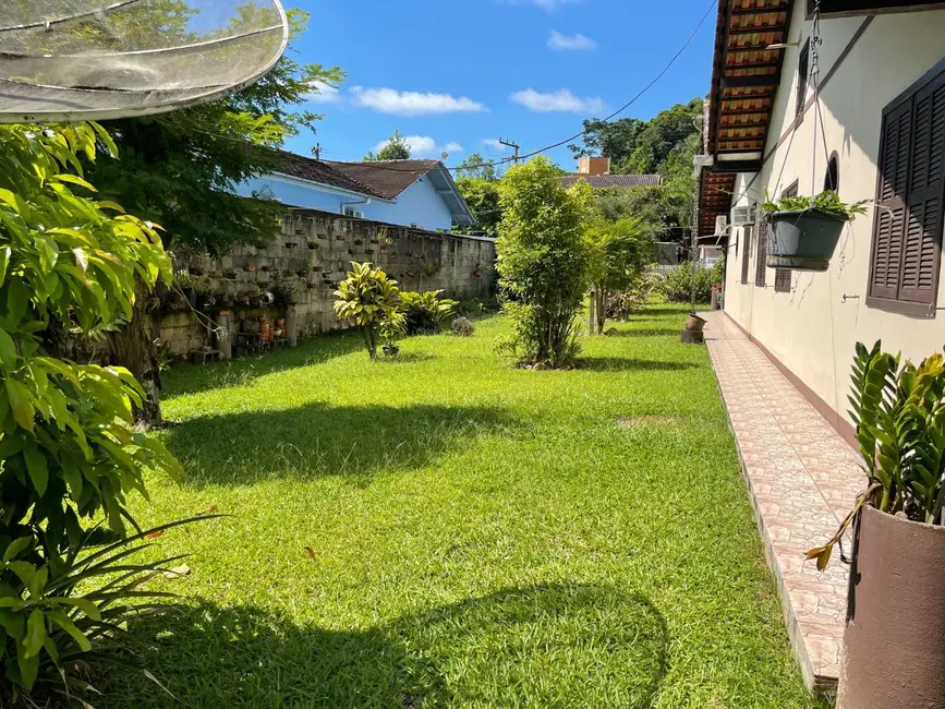 Casa com 3 quartos à venda, 2302m2 em Centro, Pomerode - SC - imagem 3 Foto 3 de Casa com 3 quartos à venda, 2302m2 em Centro, Pomerode - SC