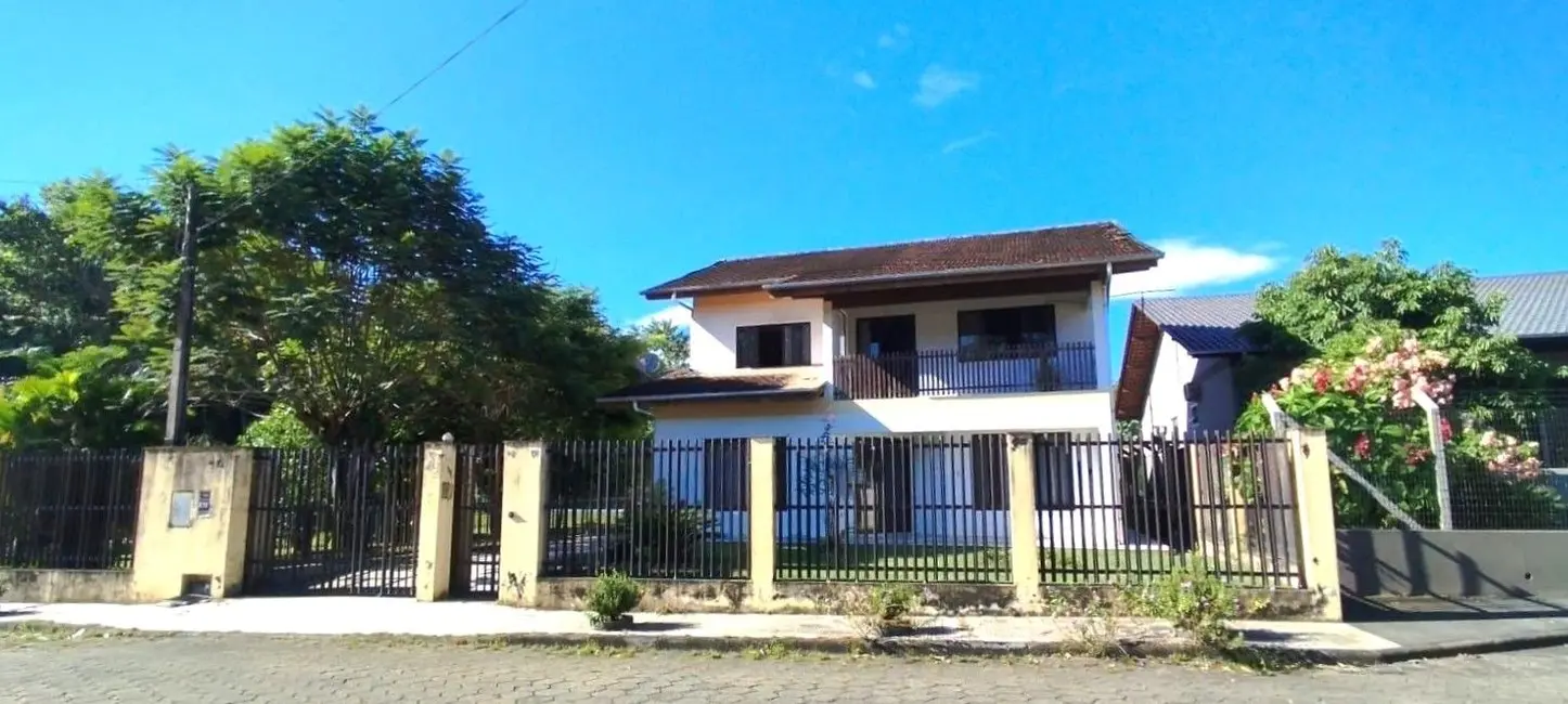Foto 1 de Casa com 6 quartos à venda, 960m2 em Centro, Pomerode - SC