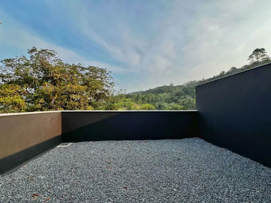 Casa com 2 quartos para alugar, 145m2 em Centro, Pomerode - SC - imagem 5 Foto 5 de Casa com 2 quartos para alugar, 145m2 em Centro, Pomerode - SC