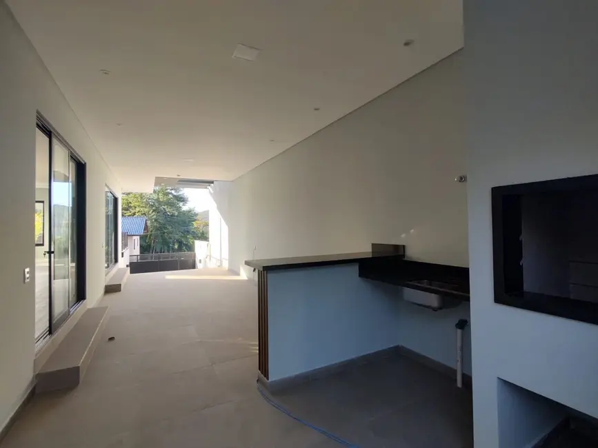 Sobrado com 3 quartos à venda, 210m2 em Centro, Pomerode - SC - imagem 4 Foto 4 de Sobrado com 3 quartos à venda, 210m2 em Centro, Pomerode - SC