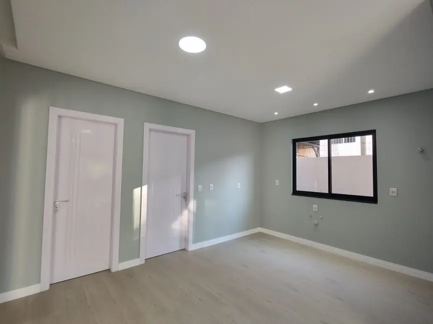 Sobrado com 3 quartos à venda, 210m2 em Centro, Pomerode - SC - imagem 9 Foto 9 de Sobrado com 3 quartos à venda, 210m2 em Centro, Pomerode - SC