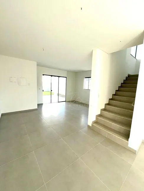 Foto 6 de Sobrado com 3 quartos à venda, 158m2 em Centro, Gaspar - SC