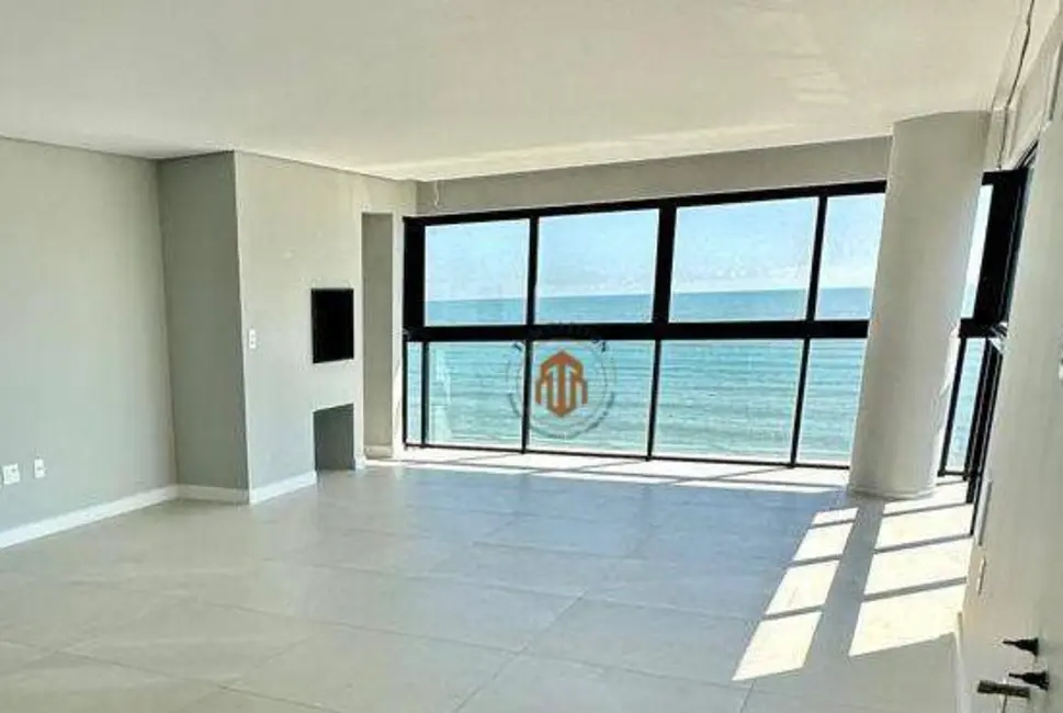 Foto 1 de Apartamento com 3 quartos à venda, 200m2 em Centro, Balneario Picarras, SC