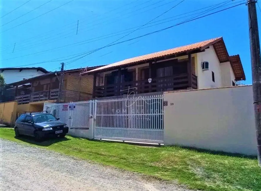 Foto 1 de Sobrado com 3 quartos à venda, 255m2 em Centro, Balneario Picarras - SC