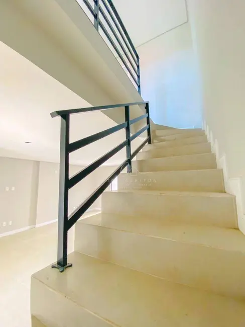 Foto 7 de Sobrado com 3 quartos à venda, 154m2 em Balneario Picarras - SC