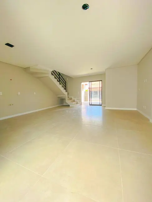 Foto 2 de Sobrado com 3 quartos à venda, 154m2 em Balneario Picarras - SC