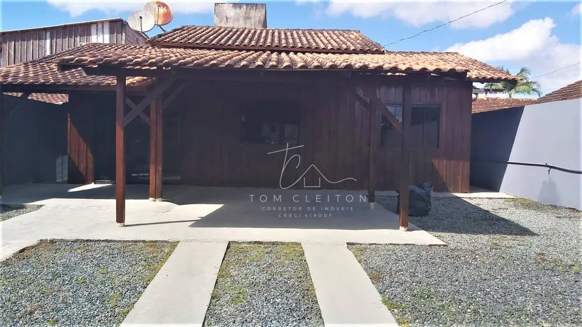 Foto 1 de Casa com 2 quartos à venda, 254m2 em Balneario Picarras - SC