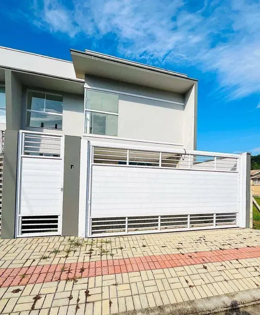 Foto 1 de Sobrado com 3 quartos à venda, 200m2 em Bela Vista, Gaspar - SC