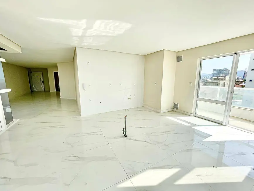 Foto 2 de Apartamento com 4 quartos à venda, 157m2 em Gravatá, Navegantes - SC