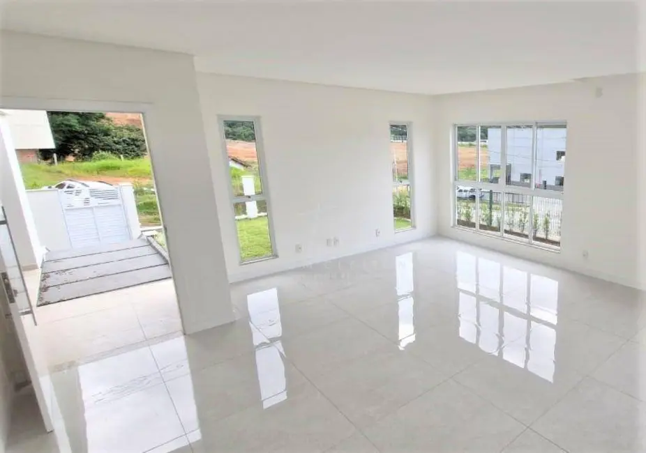 Casa com 3 quartos à venda, 360m2 em Margem Esquerda, Gaspar - SC - imagem 5 Foto 5 de Casa com 3 quartos à venda, 360m2 em Margem Esquerda, Gaspar - SC