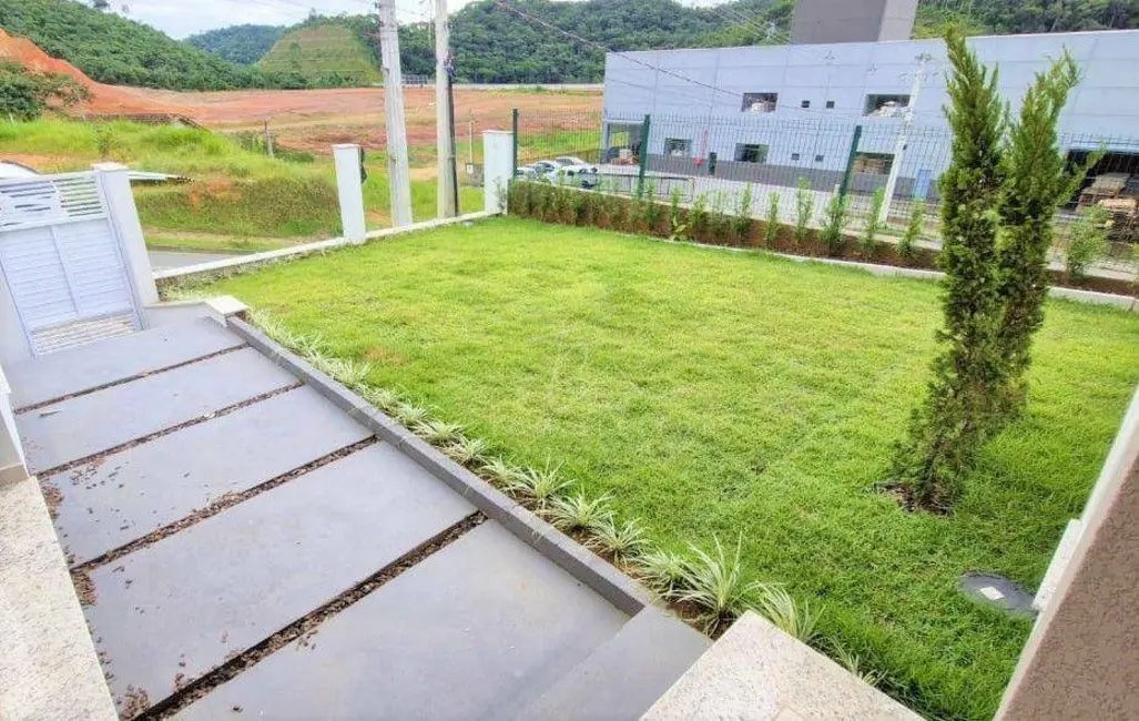 Casa com 3 quartos à venda, 360m2 em Margem Esquerda, Gaspar - SC - imagem 4 Foto 4 de Casa com 3 quartos à venda, 360m2 em Margem Esquerda, Gaspar - SC