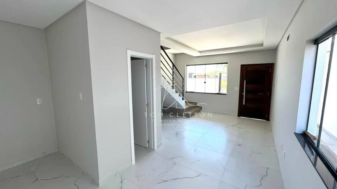 Sobrado com 2 quartos à venda, 100m2 em Barra Velha - SC - imagem 3 Foto 3 de Sobrado com 2 quartos à venda, 100m2 em Barra Velha - SC