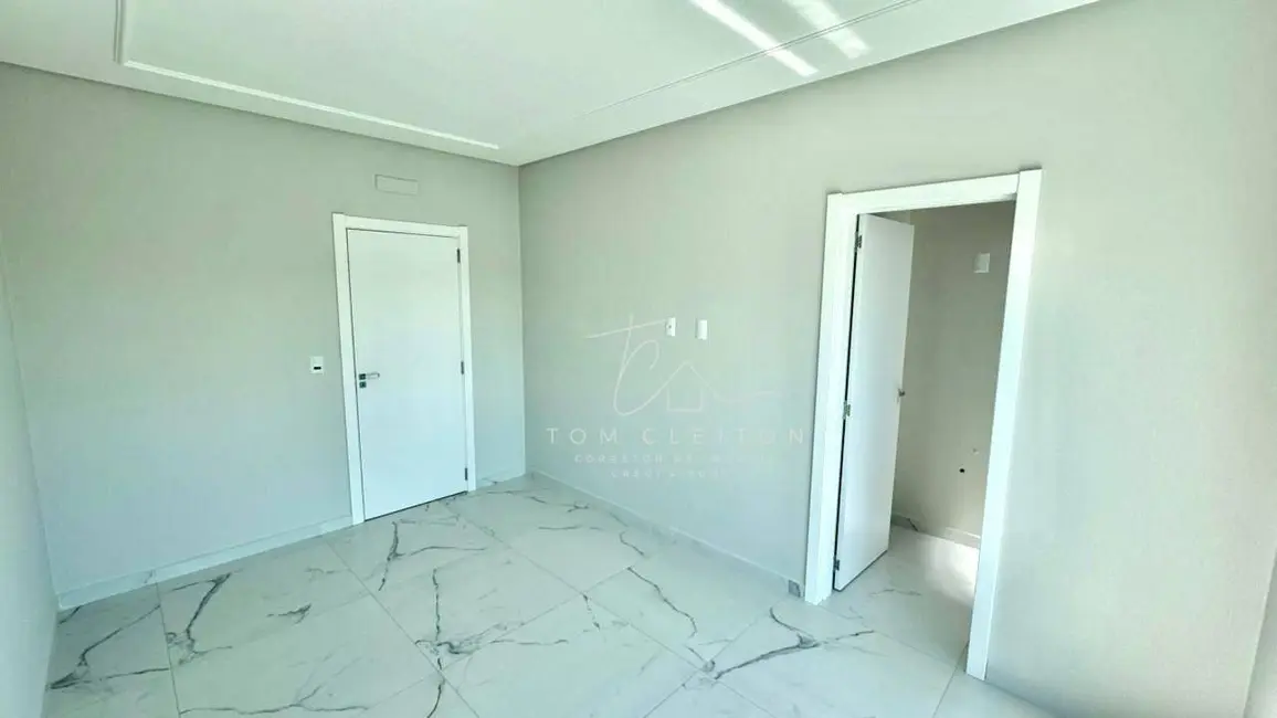 Sobrado com 2 quartos à venda, 100m2 em Barra Velha - SC - imagem 8 Foto 8 de Sobrado com 2 quartos à venda, 100m2 em Barra Velha - SC