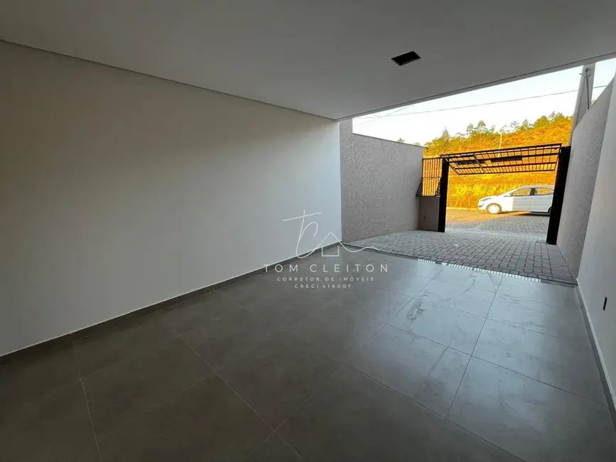 Foto 2 de Sobrado com 2 quartos à venda, 97m2 em Santa Terezinha, Gaspar - SC