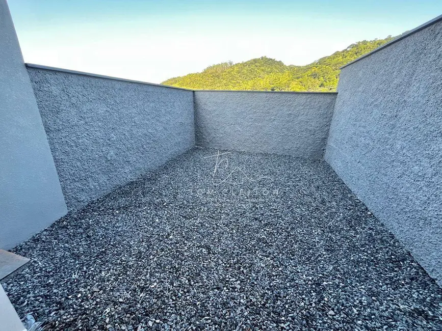 Sobrado com 2 quartos à venda, 100m2 em Santa Terezinha, Gaspar - SC - imagem 8 Foto 8 de Sobrado com 2 quartos à venda, 100m2 em Santa Terezinha, Gaspar - SC