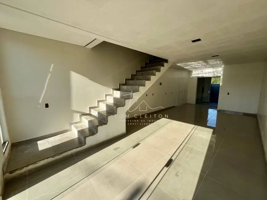 Sobrado com 2 quartos à venda, 100m2 em Santa Terezinha, Gaspar - SC - imagem 3 Foto 3 de Sobrado com 2 quartos à venda, 100m2 em Santa Terezinha, Gaspar - SC