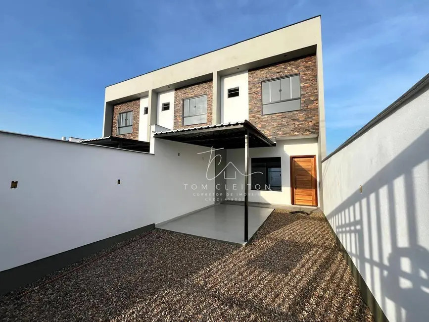 Foto 1 de Sobrado com 3 quartos à venda, 120m2 em Santa Terezinha, Gaspar - SC