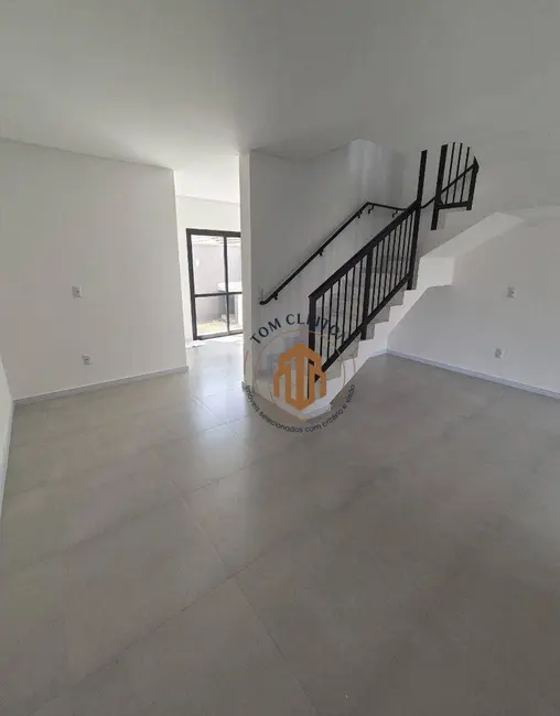 Sobrado com 3 quartos à venda, 104m2 em Gravatá, Navegantes - SC - imagem 9 Foto 9 de Sobrado com 3 quartos à venda, 104m2 em Gravatá, Navegantes - SC