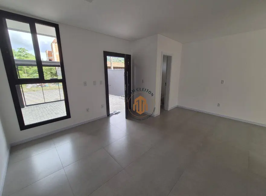 Sobrado com 3 quartos à venda, 104m2 em Gravatá, Navegantes - SC - imagem 3 Foto 3 de Sobrado com 3 quartos à venda, 104m2 em Gravatá, Navegantes - SC