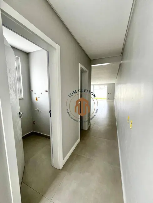 Sobrado com 3 quartos à venda, 170m2 em Barra Velha - SC - imagem 4 Foto 4 de Sobrado com 3 quartos à venda, 170m2 em Barra Velha - SC