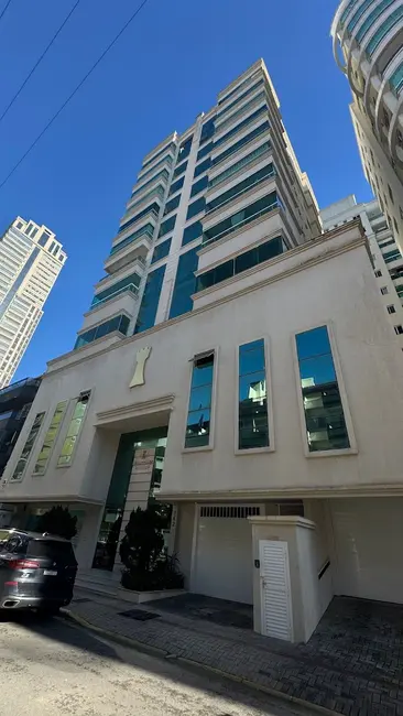 Foto 1 de Apartamento com 3 quartos à venda, 182m2 em Meia Praia, Itapema - SC