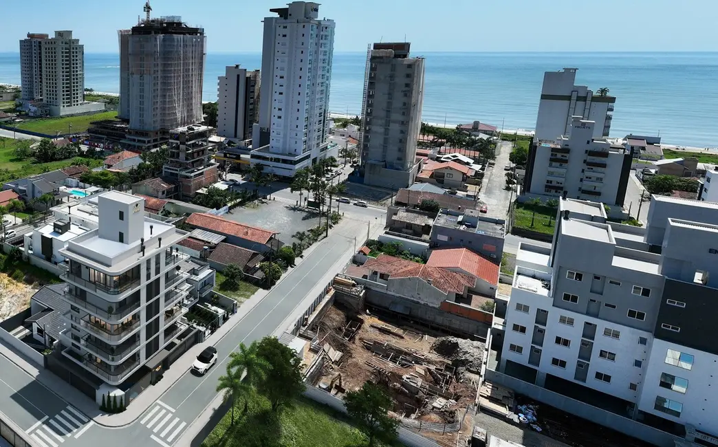 Foto 6 de Apartamento com 3 quartos à venda, 150m2 em Balneario Picarras - SC