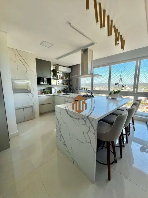 Foto 1 de Apartamento com 3 quartos à venda, 230m2 em Gaspar Grande, Gaspar - SC