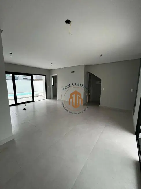 Sobrado com 3 quartos à venda, 113m2 em Barra Velha - SC - imagem 2 Foto 2 de Sobrado com 3 quartos à venda, 113m2 em Barra Velha - SC