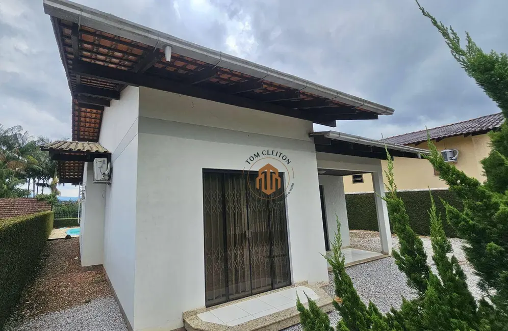 Foto 1 de Casa com 3 quartos à venda, 400m2 em Margem Esquerda, Gaspar - SC