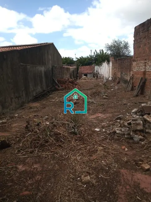 Foto 1 de Terreno / Lote com 1 quarto à venda, 300m2 em Quintas, Natal - RN
