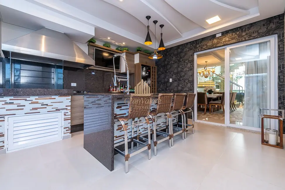 Foto 2 de Casa com 5 quartos à venda, 440m2 em Capão Raso, Curitiba - PR