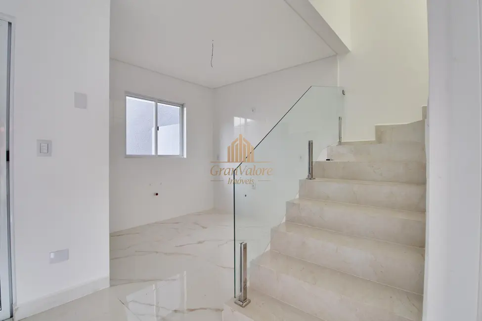 Sobrado com 3 quartos à venda, 122m2 em Hauer, Curitiba - PR - imagem 5 Foto 5 de Sobrado com 3 quartos à venda, 122m2 em Hauer, Curitiba - PR