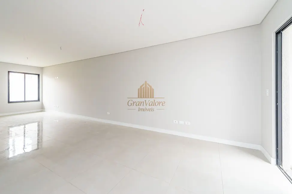 Sobrado com 4 quartos à venda, 149m2 em Uberaba, Curitiba - PR - imagem 7 Foto 7 de Sobrado com 4 quartos à venda, 149m2 em Uberaba, Curitiba - PR