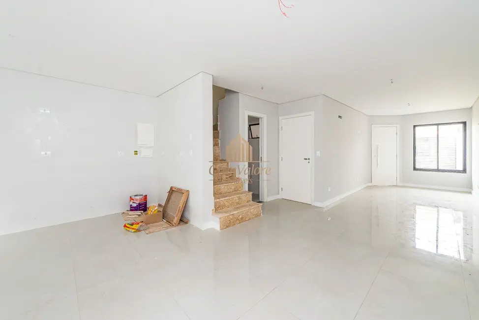 Sobrado com 4 quartos à venda, 149m2 em Uberaba, Curitiba - PR - imagem 5 Foto 5 de Sobrado com 4 quartos à venda, 149m2 em Uberaba, Curitiba - PR